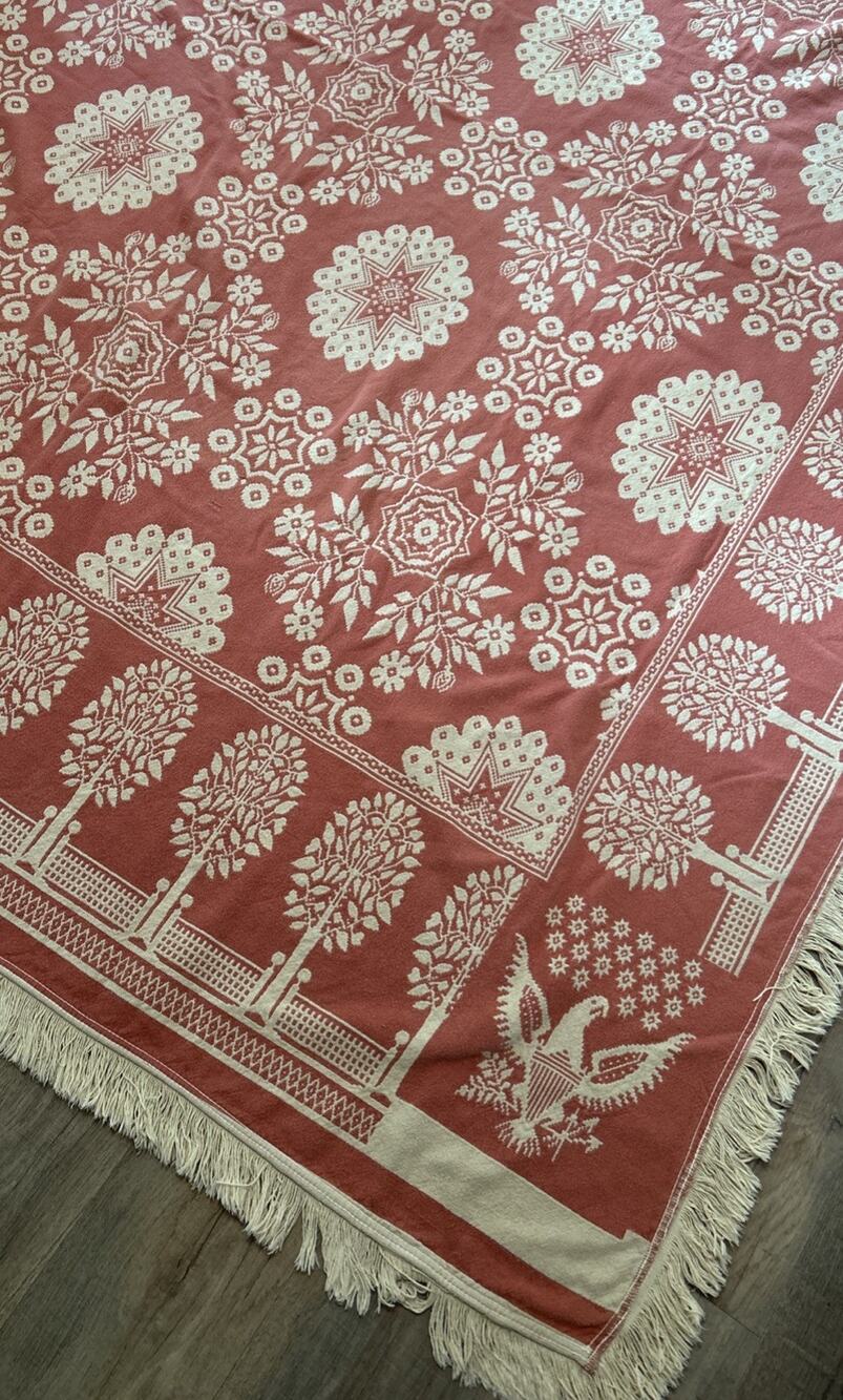 VTG Woven USA Coverlet Folk Art Fieldcrest Queen 118x84 Colonial Patriotic Mint
